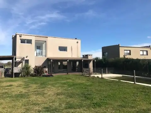 Casa en  alquiler   en El Cantón Puerto – MAROTO PROPIEDADES