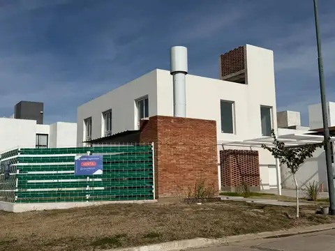 Casa en Venta en Prados De Manantiales, USD 255.000