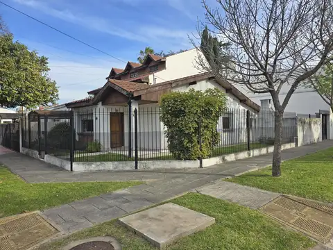 VENTA CASA 3 AMBIENTES EN VILLA ADELINA