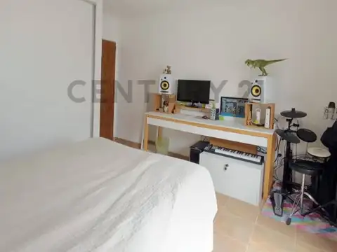 39 e/ 137 BIS Y 138 2100, Piso 0