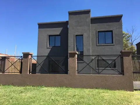Depto Tipo Casa en Venta de 3 ambientes