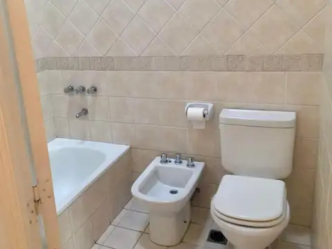 Muy linda casa 2 dor Vta gal/gge/jard cerca Tigres S.Lorenzo