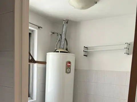 Depto 3 Ambientes en 2 plantas a una cuadra de Av. Maipú