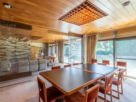 Casa 7 ambientes con 5 baños
