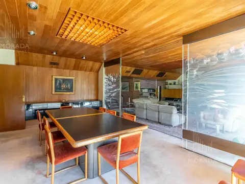 Casa en Venta con 3 cocheras