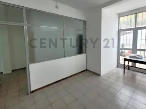 Oficina 3 ambientes con 1 baño