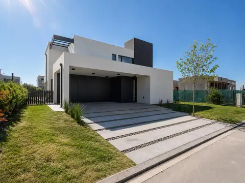 Casa en venta de 3 dormitorios con pileta en Vida Barrio Cerrado, Funes