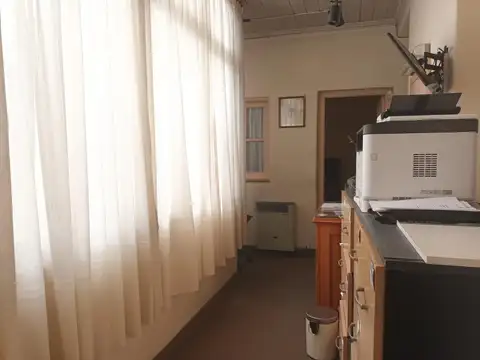 Casa 5 ambientes con 4 baños