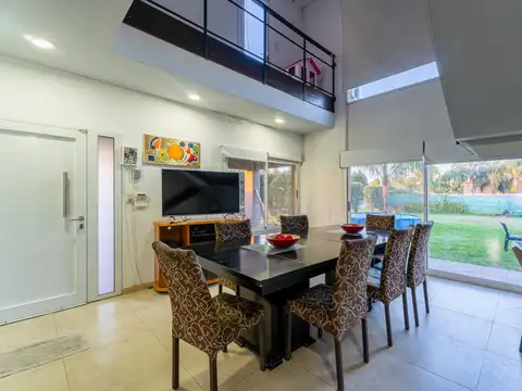 Casa 6 ambientes con 3 baños