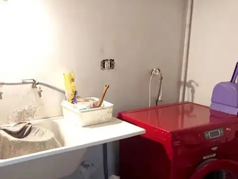 Depto Tipo Casa en Venta 90 años