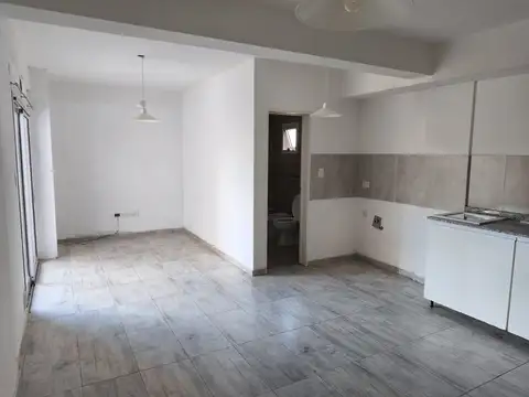 Raquel Español 200, Piso 4