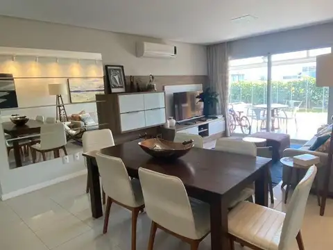 Florianópolis, Brasil  Casa de 108m2