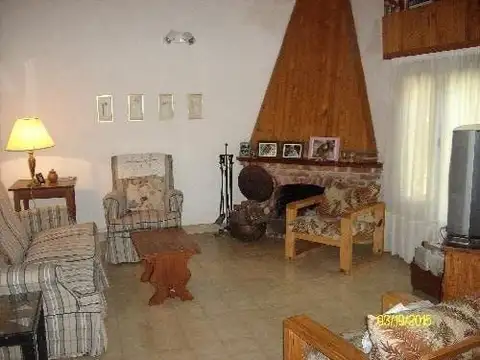 Casa 3 ambientes con 2 baños