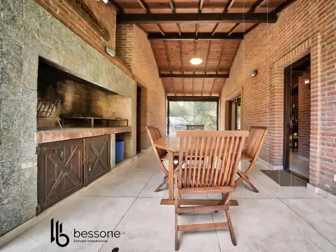 Casa 5 ambientes con 2 baños