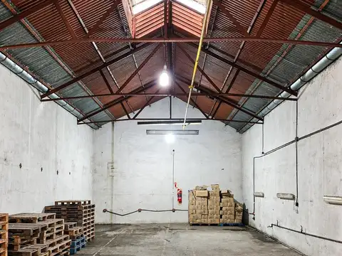 Galpon en Venta 46  mts Fondo