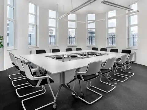 Alquiler de oficina comercial para 5 personas en Asuncion, Artigas.