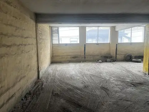 Venta de cochera céntrica, calle Salta Barrio comercial y residencial, Bariloche