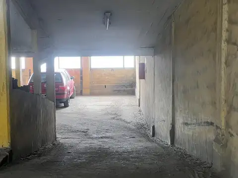 Venta de cochera céntrica, calle Salta Barrio comercial y residencial, Bariloche