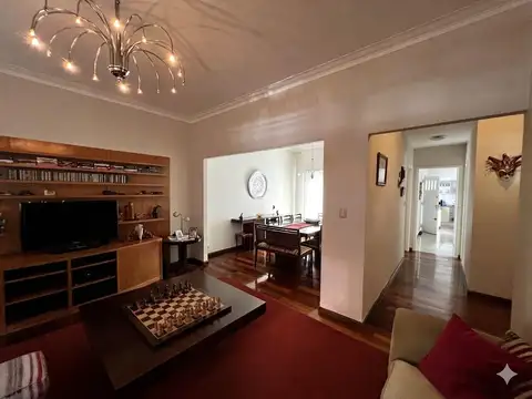 Casa 5 ambientes con 3 baños