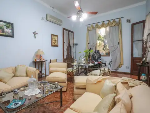 Venta PH de 3 ambientes en Colegiales con Cochera Patio y Terraza propia