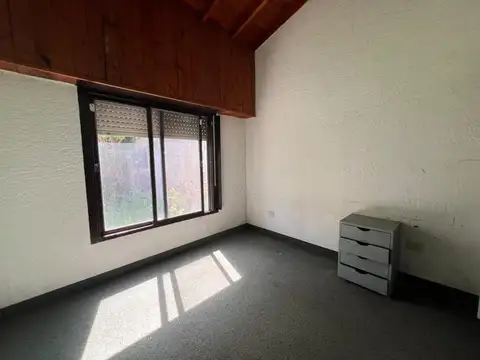 Casa en Alquiler en Castelar Sur, $ 700.000