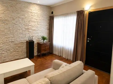 VENTA CASA GUERNICA 5 AMBIENTES C/COCHERA Y PATIO