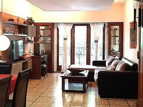 Hermoso departamento de 3 ambientes con balcón terraza en Plaza Colón.