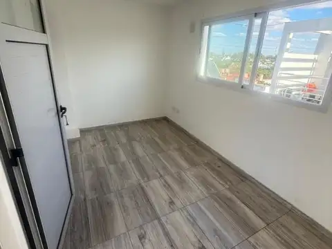 Depto Tipo Casa 4 ambientes con 2 baños