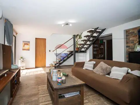 Casa 5 ambientes con 2 baños