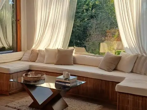 Casa en alquiler temporario c/ cochera en Marly