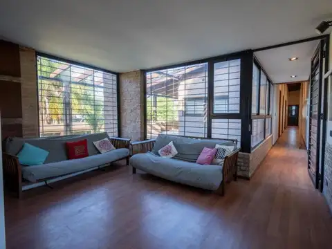 Increible casa con gran parque Villa California