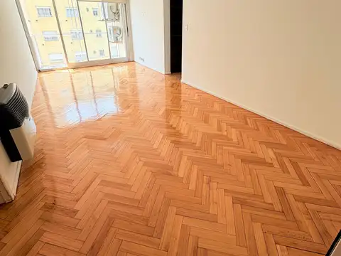 Departamento 4 ambientes muy luminosos Excelente estado con cochera