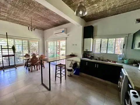 Casa 4 ambientes con 1 baño