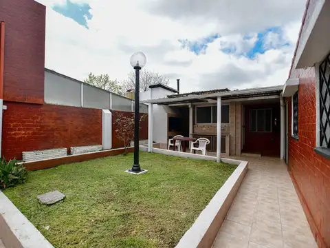 CASA EN VENTA BERISSO