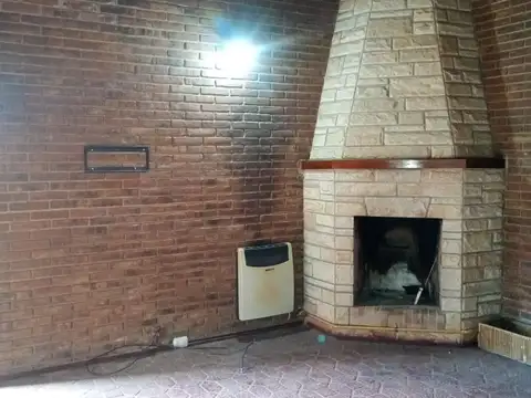 Casa en Venta en Don Torcuato, USD 230.000