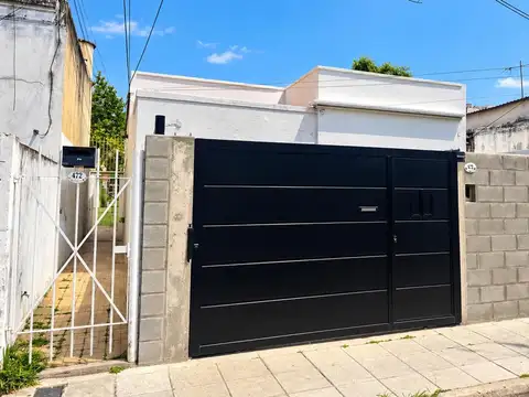P.H. EN PLANTA BAJA. VILLA SARMIENTO. VENTA