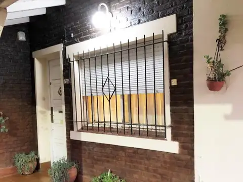 Casa en Alquiler en Villa Santos Tesei, $ 820.000