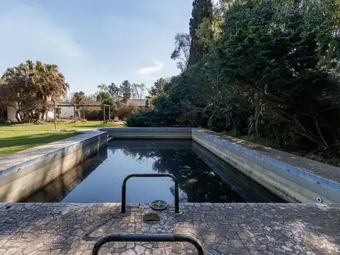 Casa en Venta con 4 cocheras