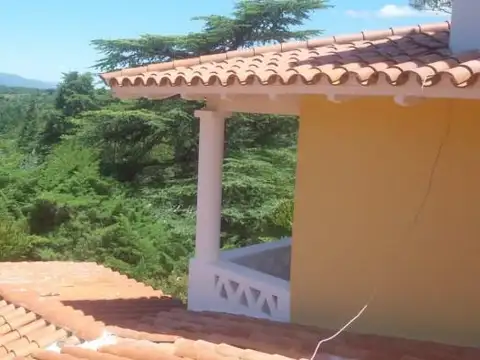 Residencia de 900 M2 sobre 3 hectáreas con 8 suites - Sierras de Córdoba Valle de Punilla