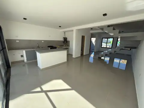 Depto Tipo Casa en Venta de 4 ambientes