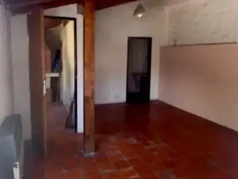 Casa en venta - 4 Dormitorios 2 Baños - Lujan