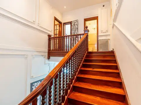VENTA VELEZ SARSFIELD CASA 5 AMBIENTES EXCELENTE