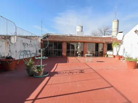 Venta Casa RESERVADA Cochera Parque Patricios