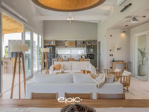 Casa en Alquiler en Costa Esmeralda Barrio Ecuestre