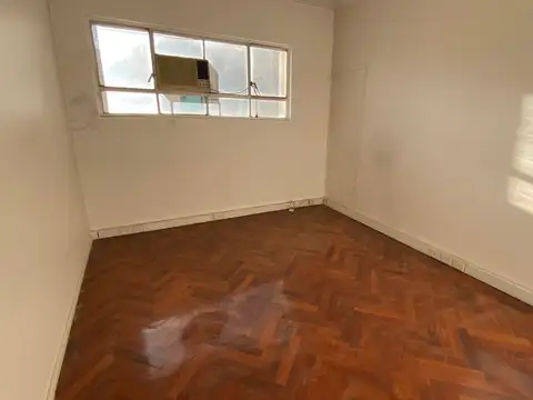 Oficina en Alquiler al Este