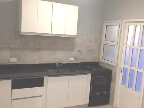 Casa 4 ambientes con 1 baño