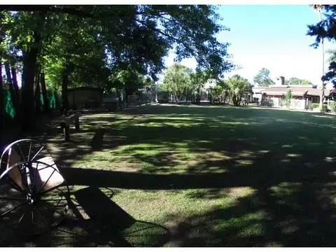 Casa en Venta con 3 cocheras