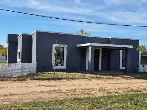 ESPECTACULAR CASA A ESTRENAR AMOBLADA CON PILETA