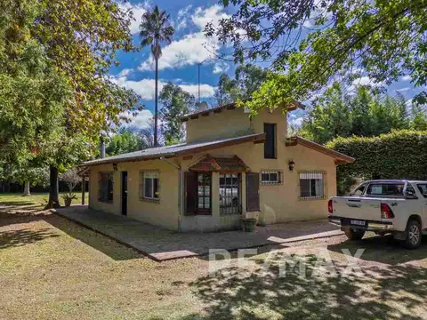 Casa en Venta con 2 cocheras