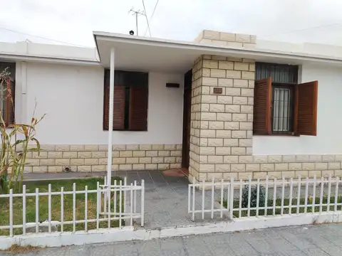 VENTA DE CASA 3 DORMITORIOS